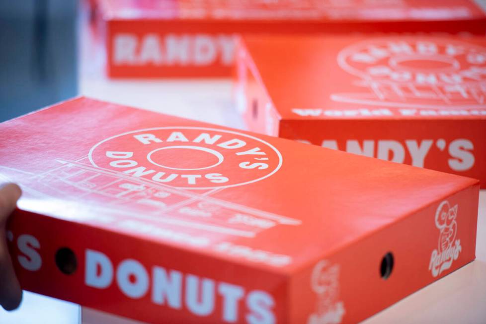 Randy's Donuts on South Rainbow Boulevard on Friday, Aug. 19, 2022, in Las Vegas. A sign has go ...