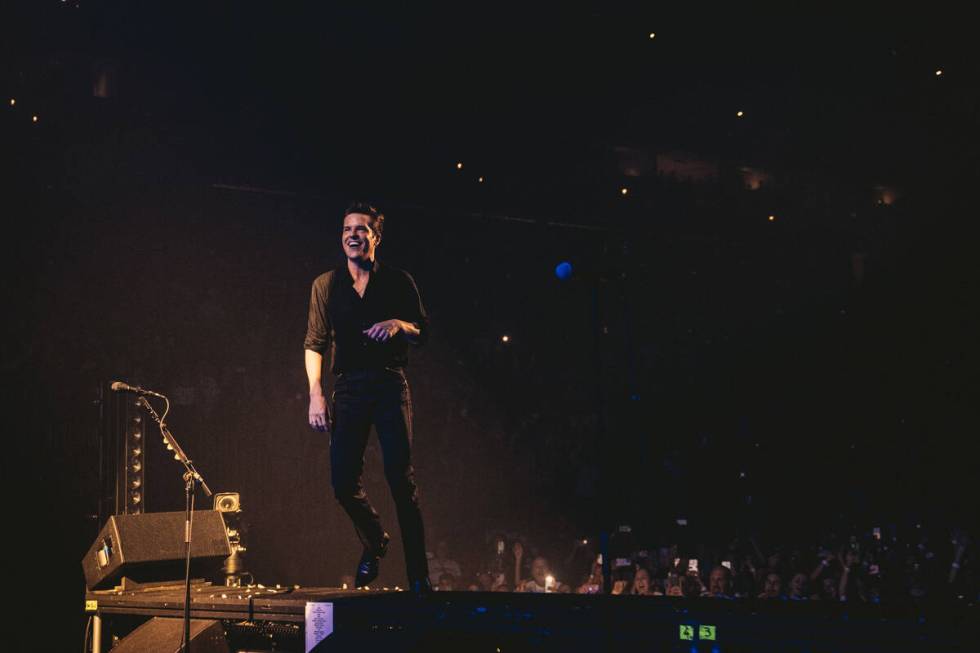 Brandon Flowers of The Killers performs at T-Mobile Arena on Friday, Aug. 26, 2022. (@robloud)