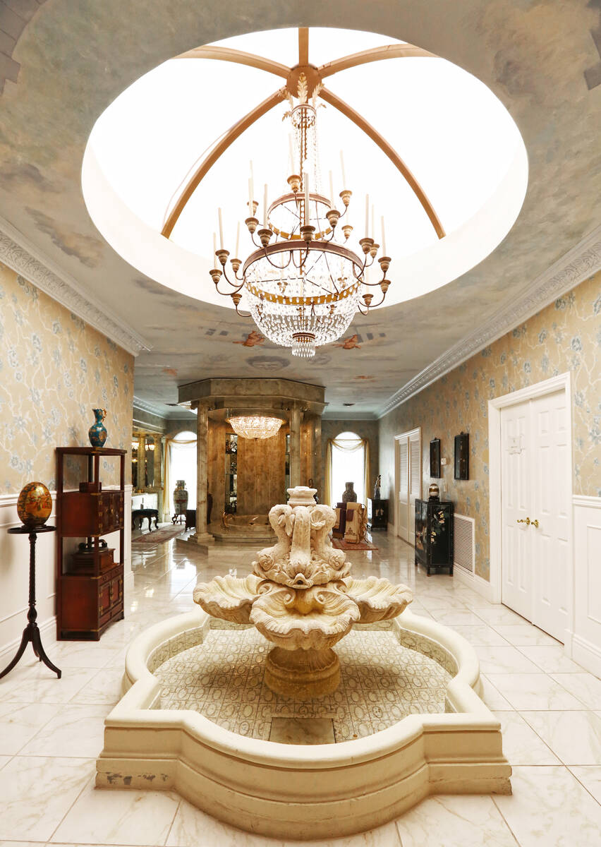 The master bathroom at The Liberace Mansion. (Las Vegas Review-Journal file)