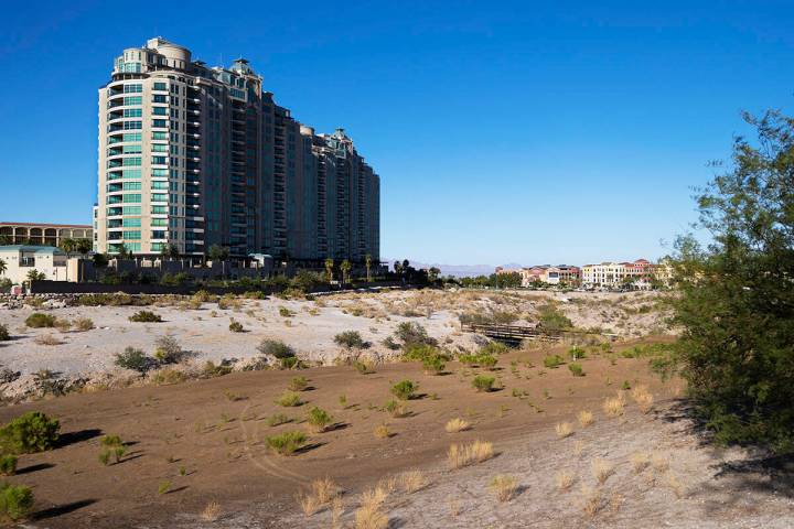 The land where the now defunct Badlands Golf Course lies empty on Wednesday, Sept. 29, 2021, in ...