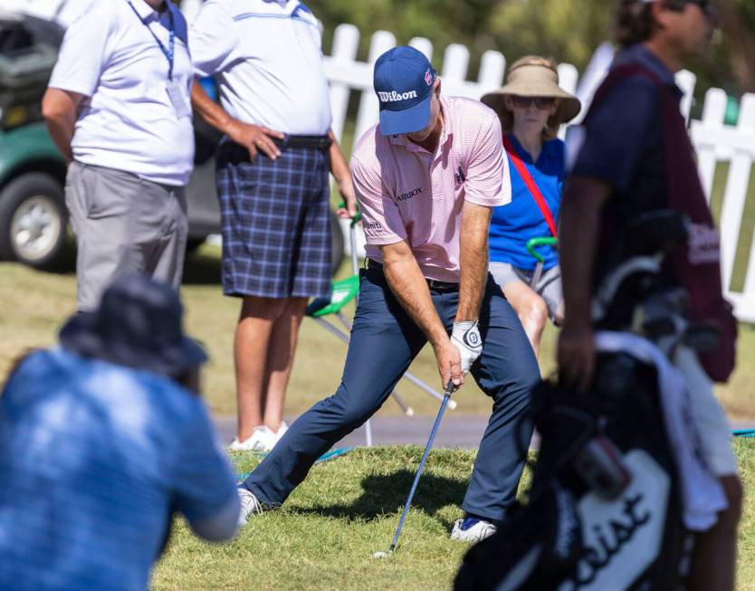 Kevin Streelman hits a chip shot to the ninth green during the second round of the Shriners Chi ...