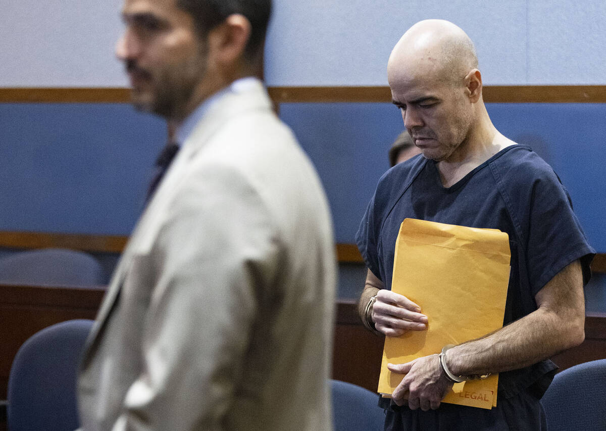 Robert Telles, right, appears in court with David Lopez-Negrete, a public defender, during a he ...