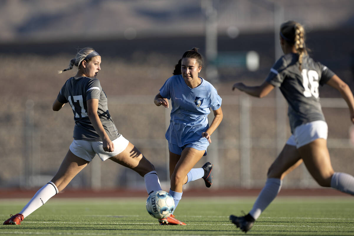 Arbor View’s Madison McCraw (17) interrupts the path Foothill’s Brooklynn Phelps, ...