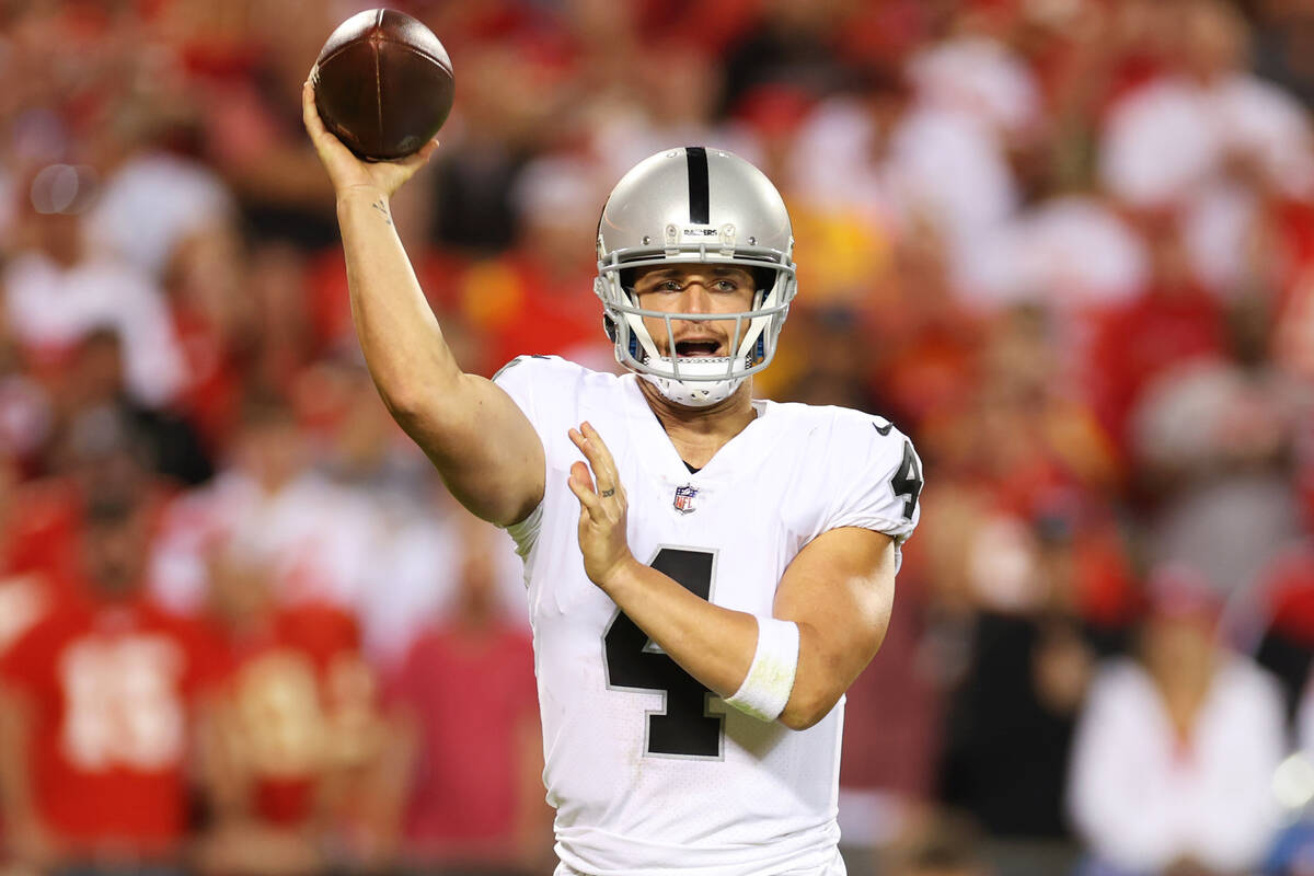 Raiders quarterback Derek Carr (4) makes a pass against the Kansas City Chiefs during the secon ...