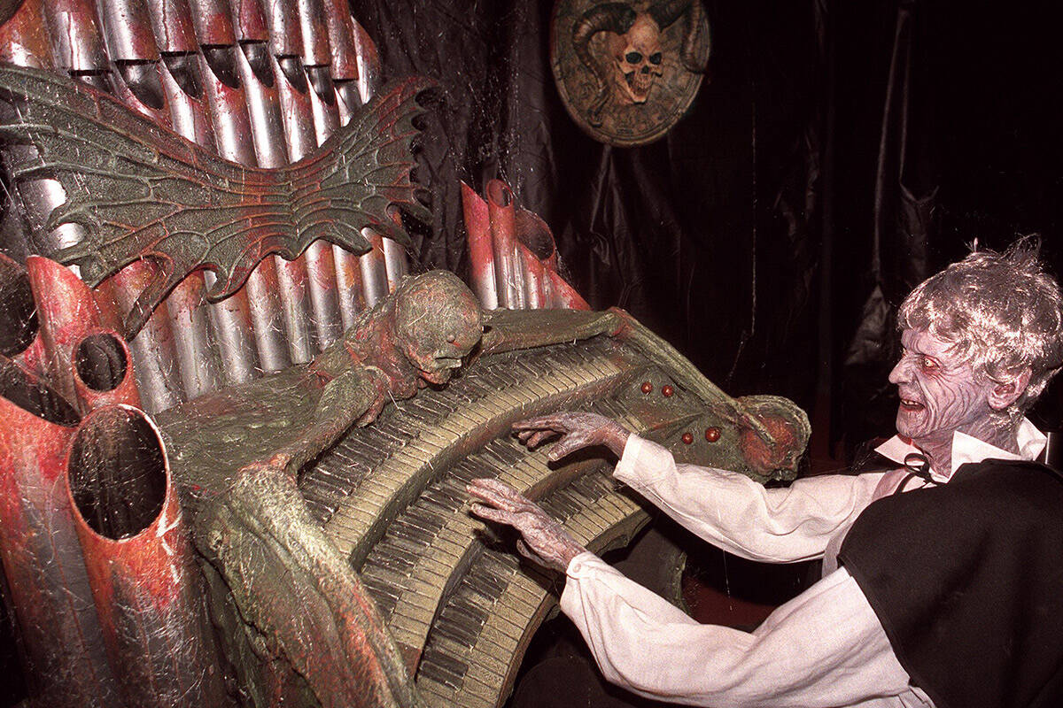 A mannequin sits at the organ at Fright Dome on Oct. 18, 2004. (Ralph Fountain/Las Vegas Review ...