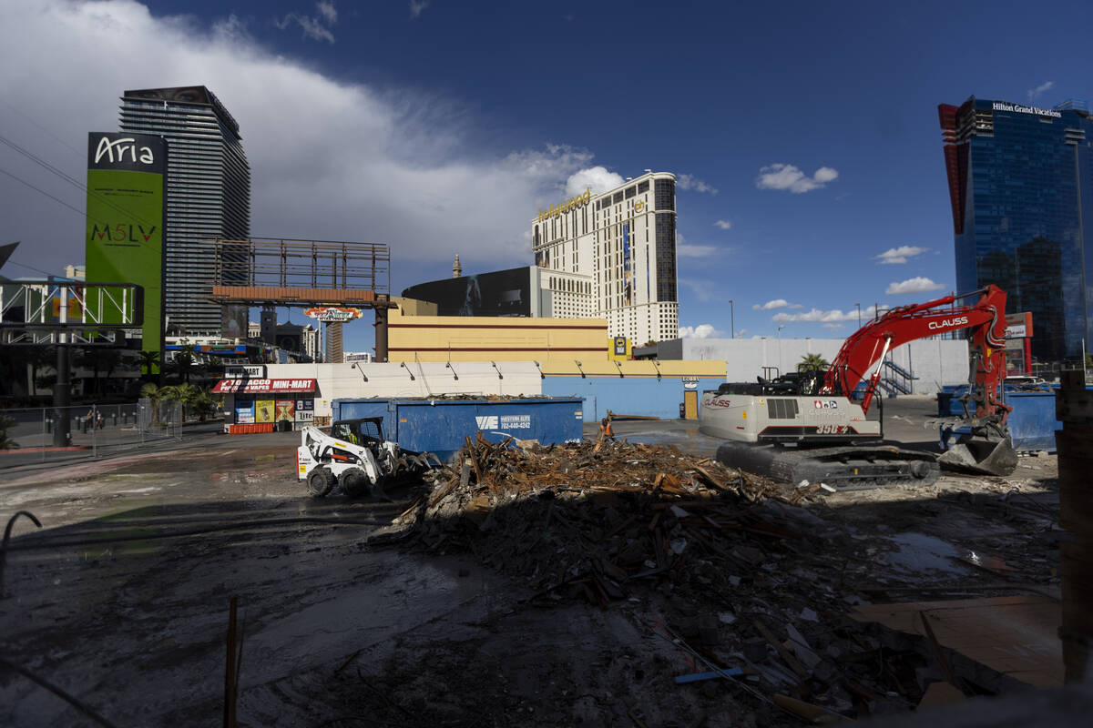 Demolition crews clean up the site of what used to be the Travelodge motel on the Strip, 3735 L ...