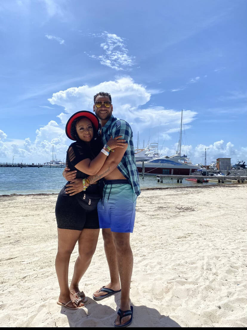 Chris Allen with his girlfriend Stacie Owens in Cancún earlier this year. (Stacie Owens)