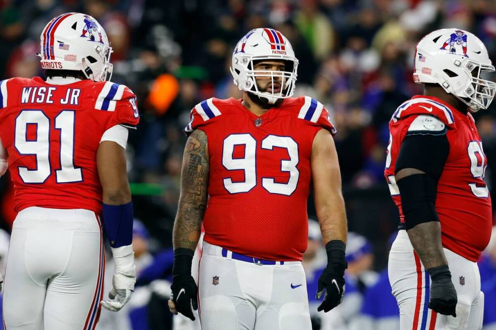 New England Patriots defensive end Lawrence Guy (93) plays against the Buffalo Bills during the ...