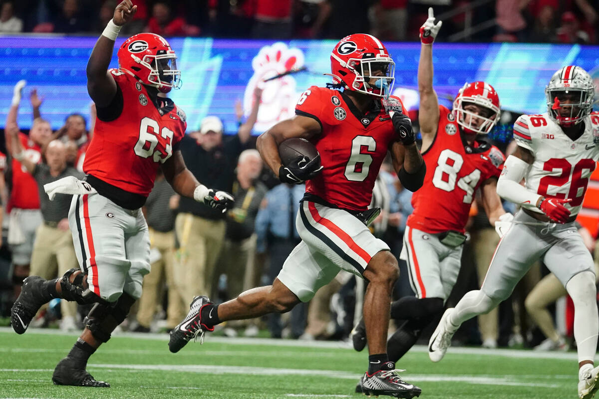 Georgia running back Kenny McIntosh (6) runs into the end zone for a touchdown against Ohio Sta ...