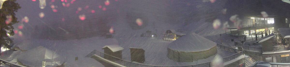 A webcam shows heavy snow falling at Lee Canyon about 9 p.m. Saturday, Jan. 14, 2023. (Lee Canyon)