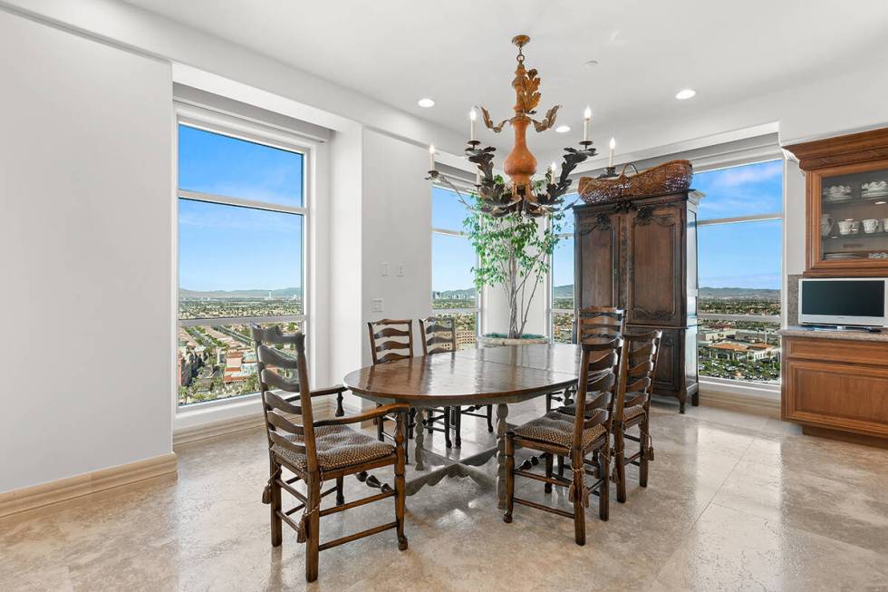 The dining area. (IS Luxury)