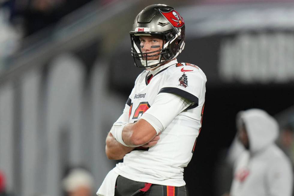 Tampa Bay Buccaneers quarterback Tom Brady (12) waits for his receivers to get into position du ...