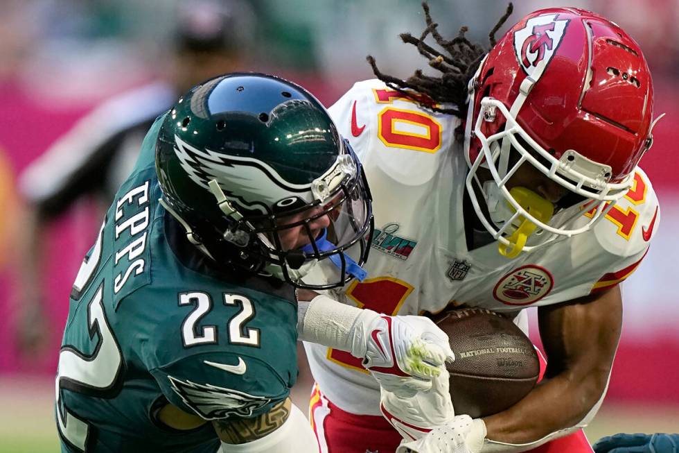 Kansas City Chiefs running back Isiah Pacheco (10) makes a catch against Philadelphia Eagles sa ...