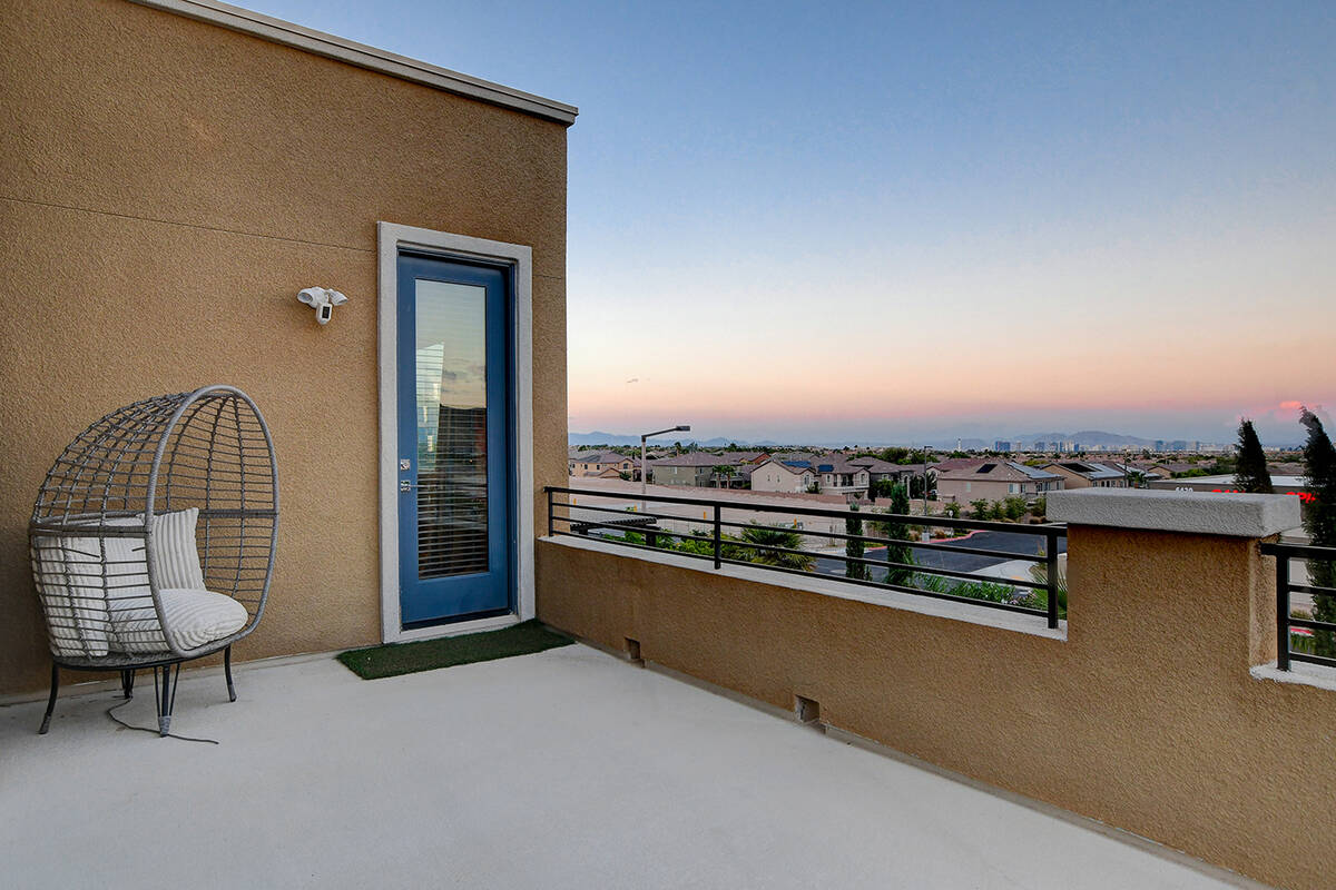 Rooftop deck. (Realty ONE Group)