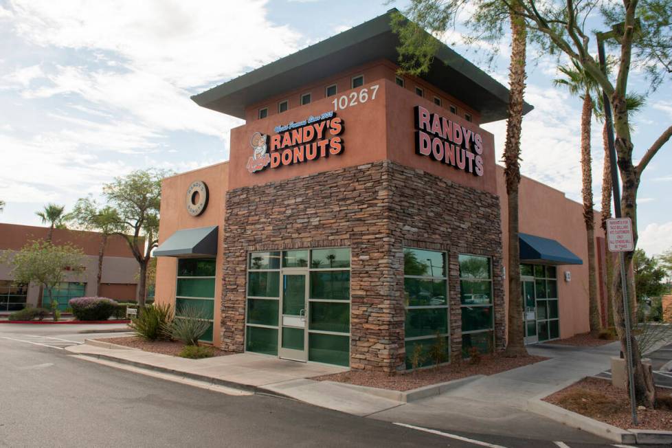 Randy's Donuts on West Charleston Boulevard in Summerlin is the third Randy's to open in Las Ve ...