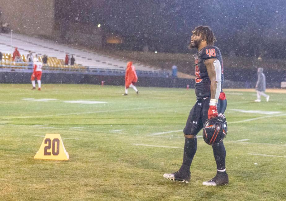 Vegas Vipers linebacker DJ Calhoun leaves the field after the team’s 18-6 loss to the DC ...