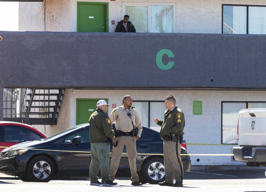 Las Vegas police investigate a homicide at an apartment complex at 5011 E. Craig Road, near Nor ...