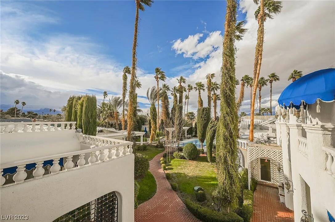 Siegfried and Roy’s former property at 1638 Valley Drive. (Ron Miller/Zipp3D)