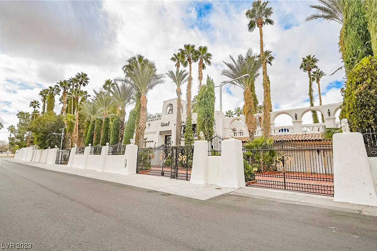 Siegfried and Roy’s former property at 1638 Valley Drive. (Ron Miller/Zipp3D)