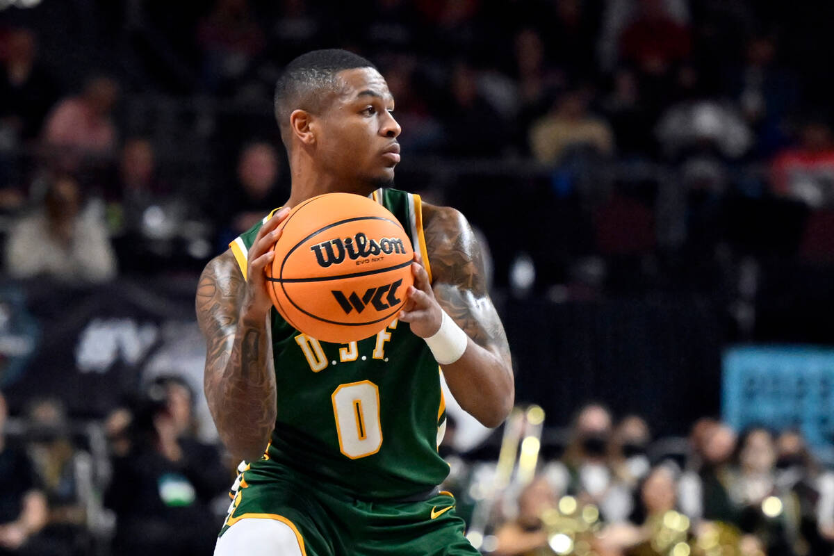 San Francisco guard Khalil Shabazz (0) handles the ball against Gonzaga during the first half o ...