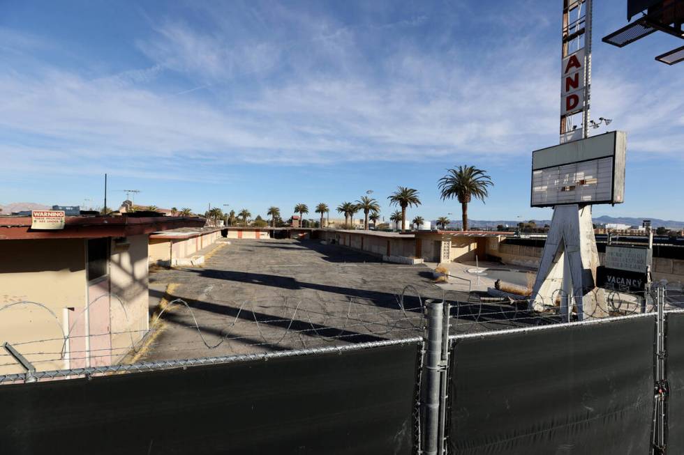 The boarded-up White Sands Motel at 3889 Las Vegas Blvd. on the south Strip Monday, Jan. 11, 20 ...