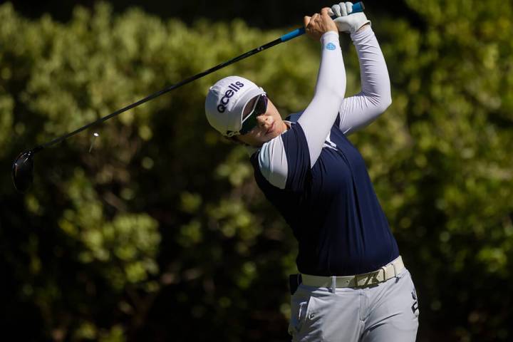 Eun-Hee Ji drives off the 6th tee during the final day of the Bank of Hope LPGA Match Playgolf ...