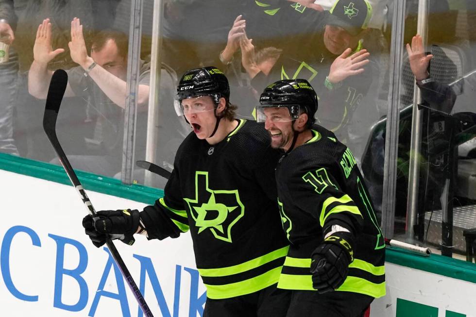 Dallas Stars left wing Joel Kiviranta (25) celebrates his goal with teammate Luke Glendening (1 ...