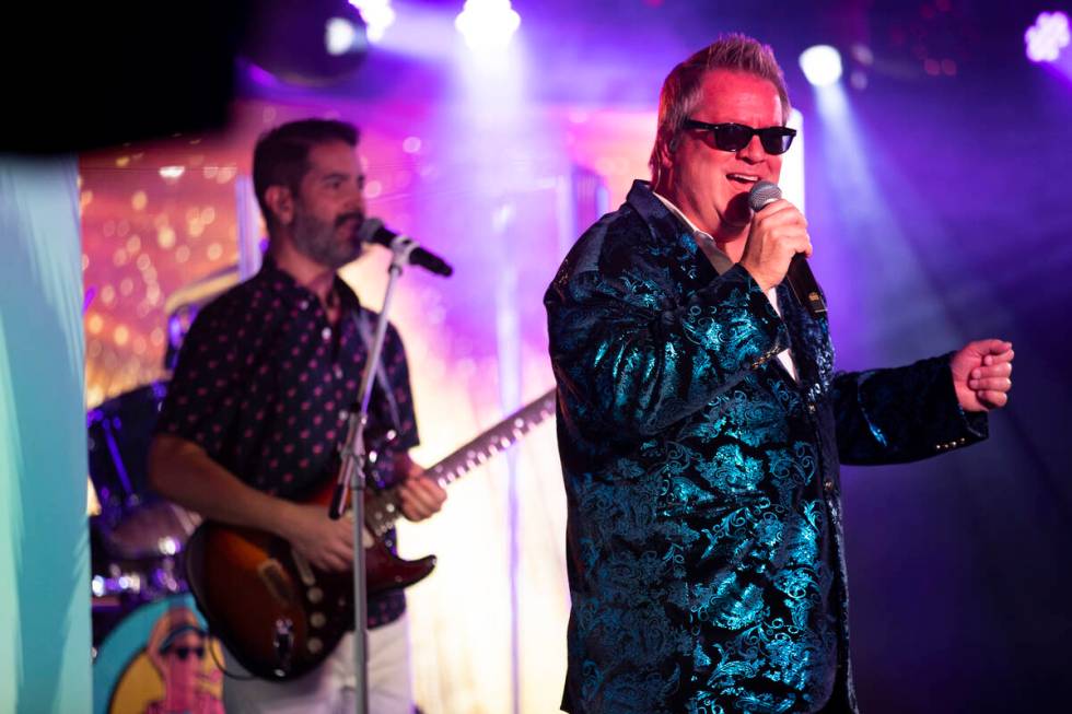 Bobby Rouse of The Docksiders performs during a show at the Rio hotel-casino in Las Vegas, Satu ...