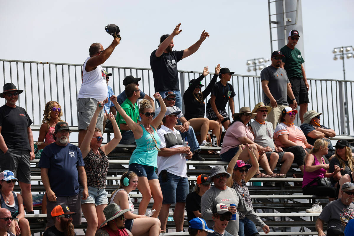 The crowd cheers at the 4-wide NHRA Nationals at the Las Vegas Motor Speedway in Las Vegas, Sun ...
