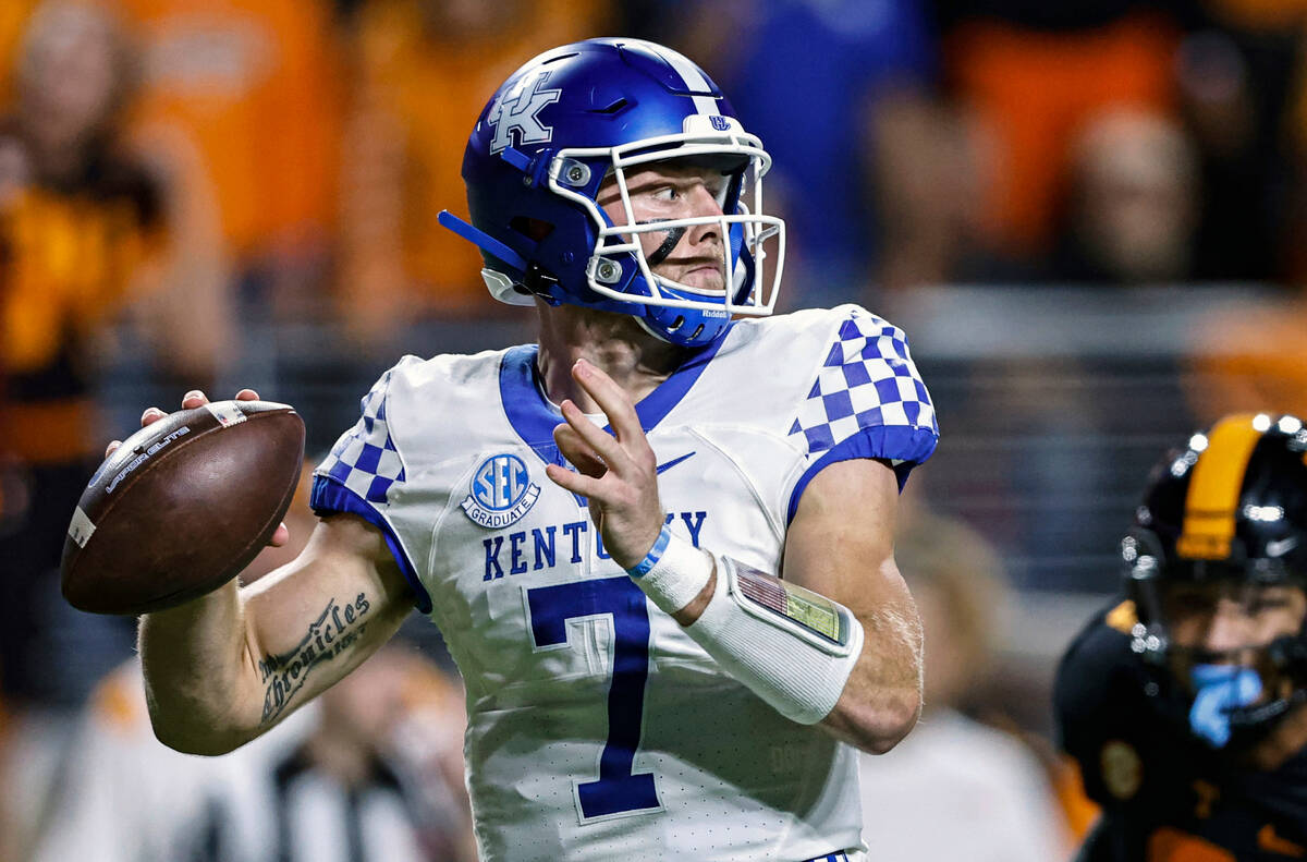 Kentucky quarterback Will Levis (7) throws to a receiver during the first half of an NCAA colle ...