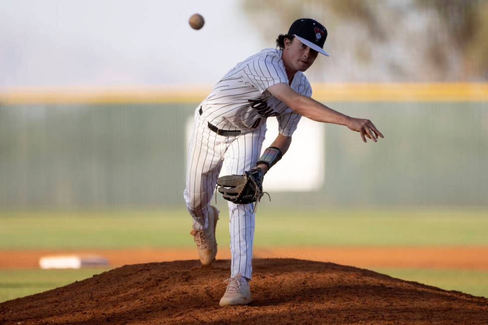 Desert Oasis pitcher Seth Graham-Pippin throws to Basic during a high school Class 5A Southern ...