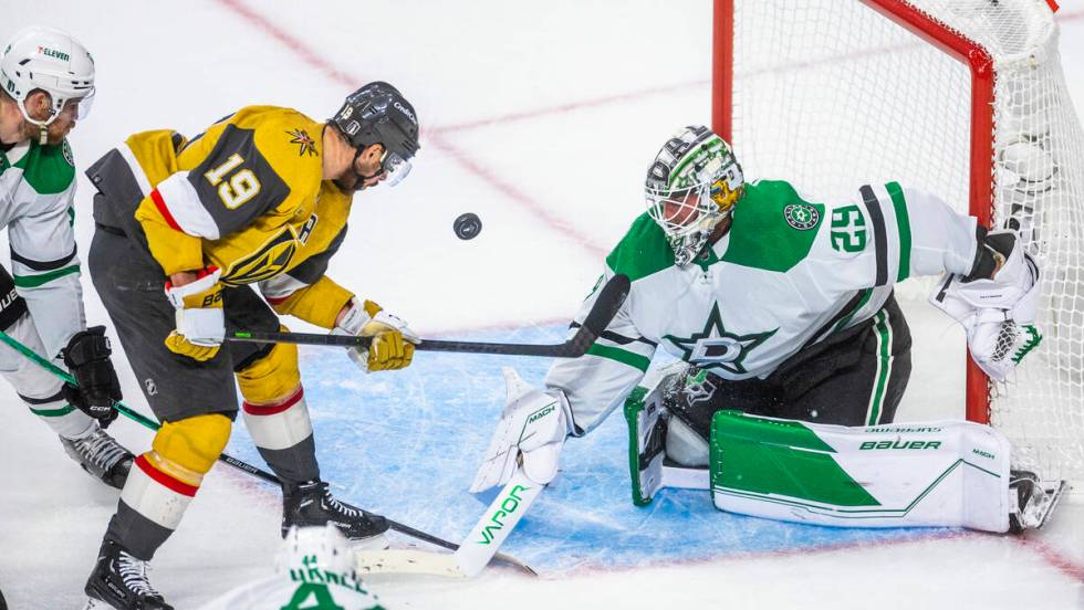 Golden Knights right wing Reilly Smith (19) looks to direct the puck into the net against Dalla ...