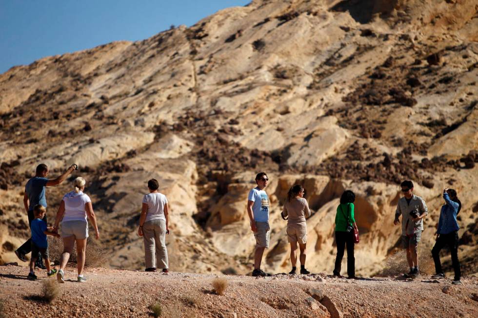 People stop at an overlook at Valley of Fire State Park in October 2013. (Las Vegas Review-Journal)