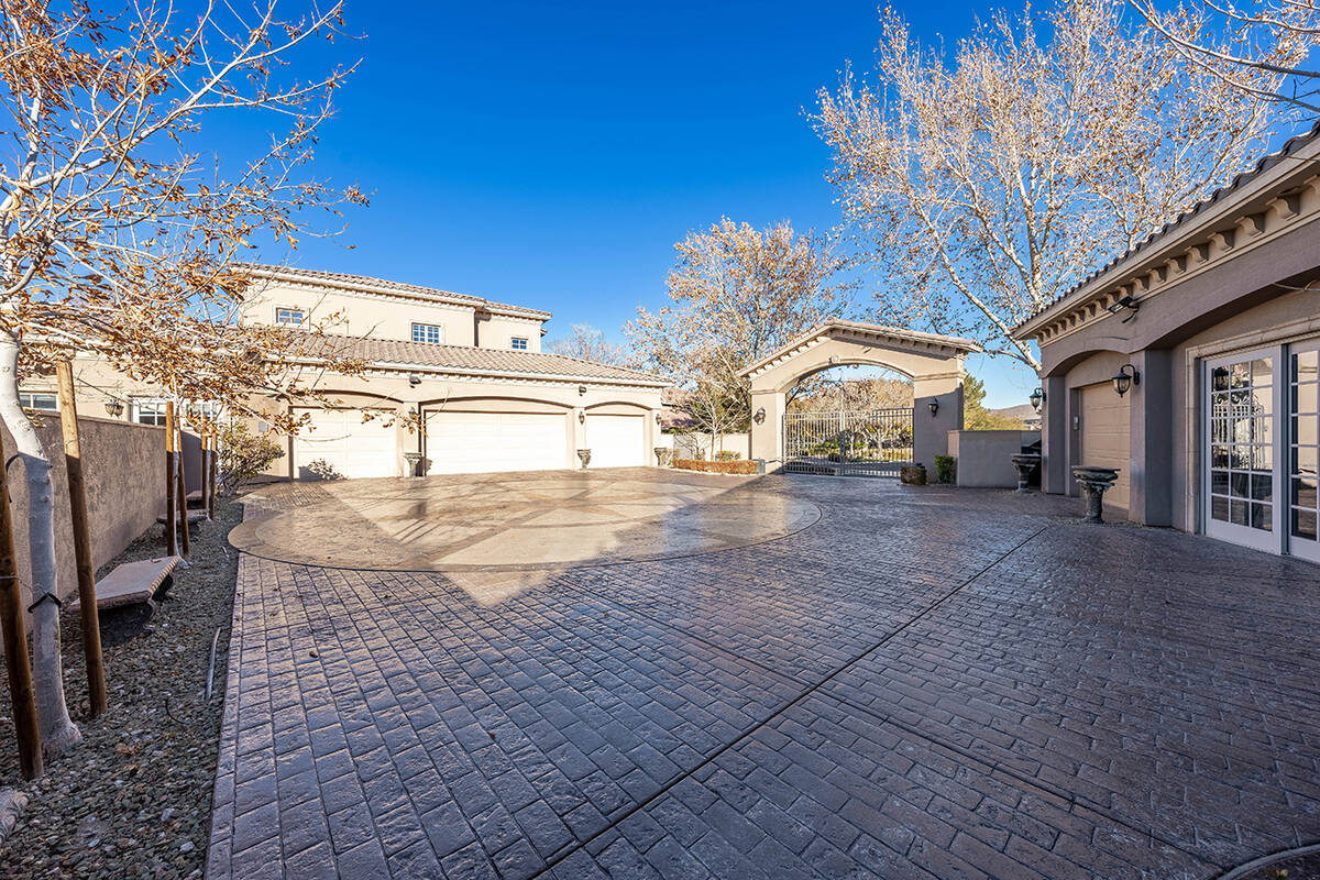 This Anthem Country Club home built by former Notre Dame football walk-on Daniel Ruettiger, who ...