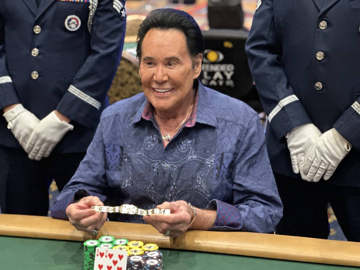 Wayne Newton is shown with the championship bracelet at the World Series of Poker's $500 Salute ...