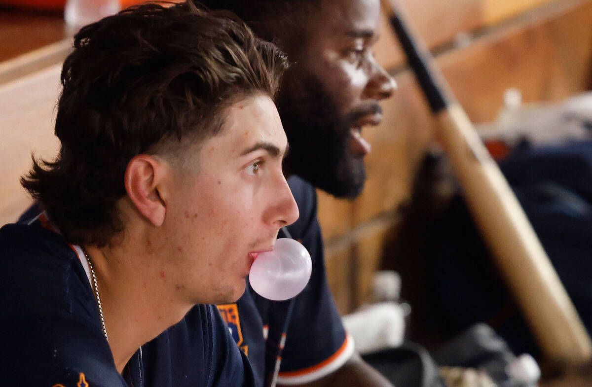Aviators catcher Tyler Soderstrom (21) blows bubble gum during a baseball game against Round Ro ...