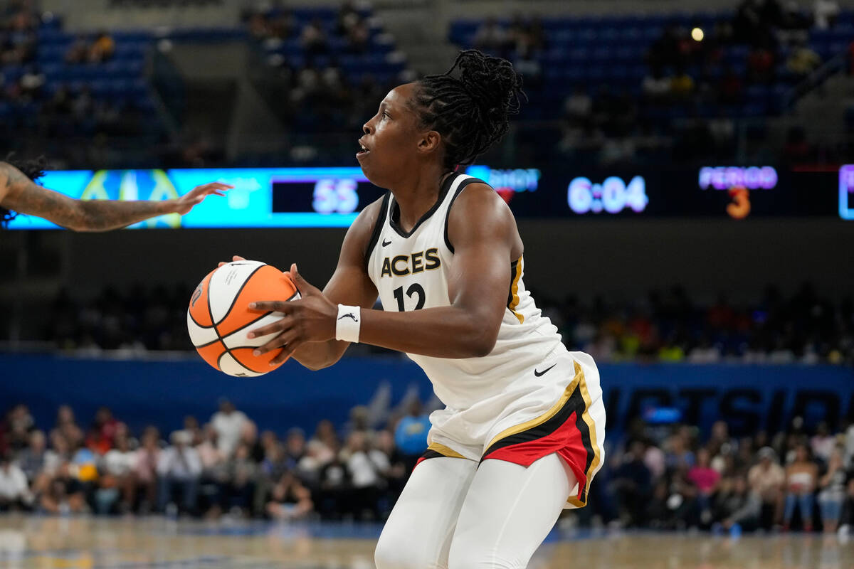 Las Vegas Aces guard Chelsea Gray prepares to shoot against the Chicago Sky during the second h ...