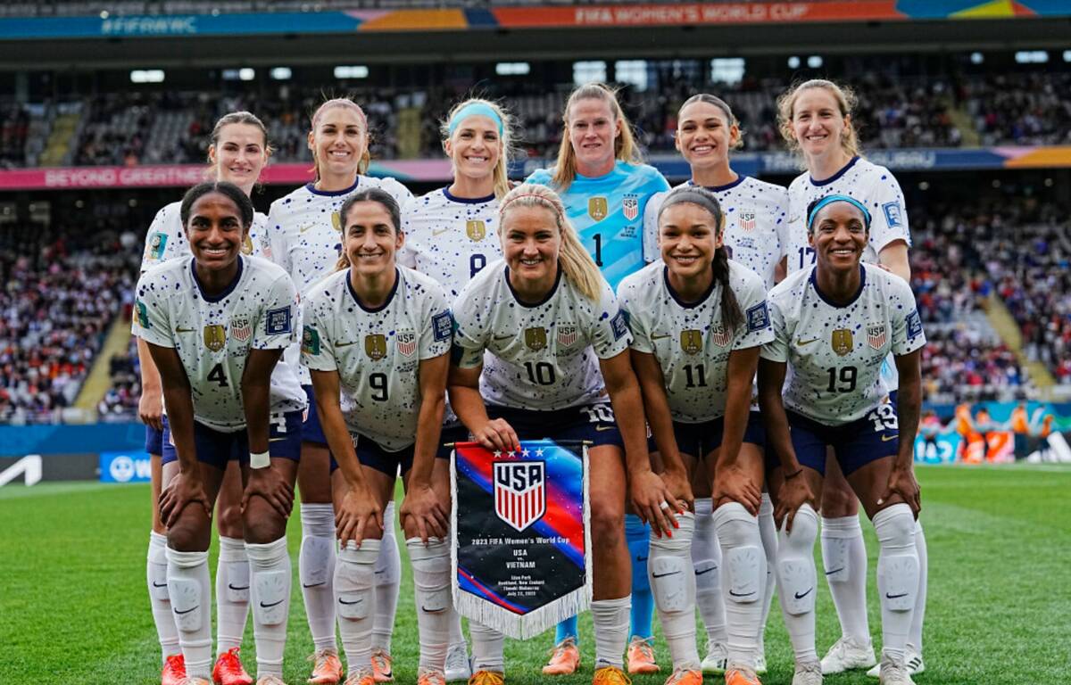 The United States' starting 11 pose for a photo before the Women's World Cup Group E soccer mat ...
