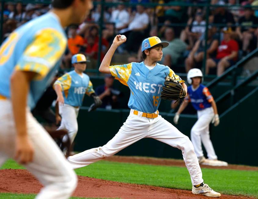 El Segundo California All-Stars pitcher Declan McRoberts delivers against New Albany All-Stars ...