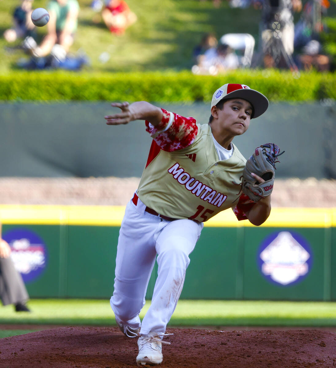 The Henderson All-Stars pitcher David Edwards delivers a pitch against New Albany, Ohio, during ...