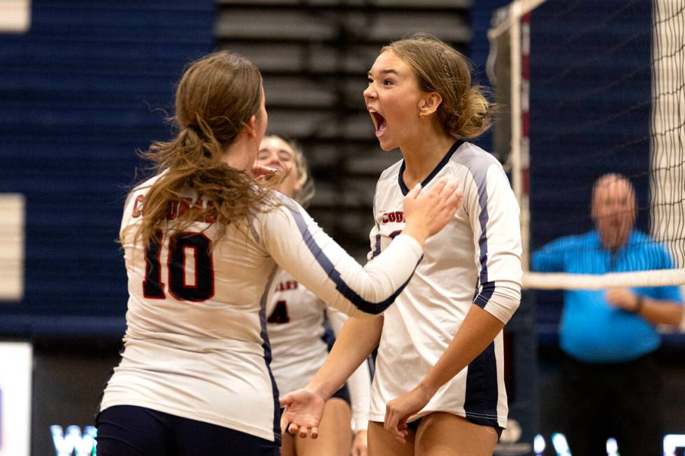 Coronado’s Rachel Purser, right, screams with teammate Rachel Schwartz (10) after scorin ...