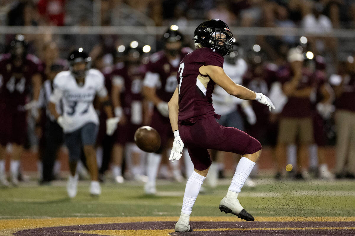 Faith Lutheran running back Mason Aday (7) misses a catch during the second half of a high scho ...