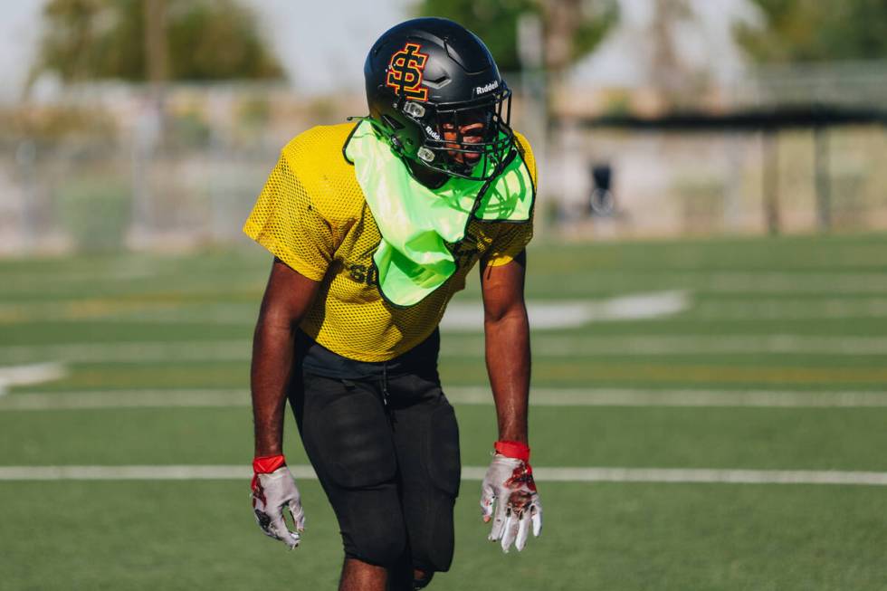 Somerset-Losee running back Ty’ee “Ty” Johnson prepares to run a drill dur ...