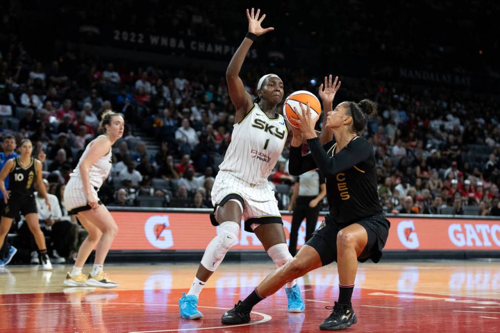 Las Vegas Aces forward Alysha Clark (7) shoots against Chicago Sky center Elizabeth Williams (1 ...