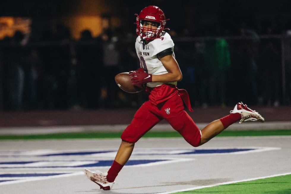 Arbor View wide receiver Kai Cypher (9) runs into the end zone for a touchdown during a game ag ...