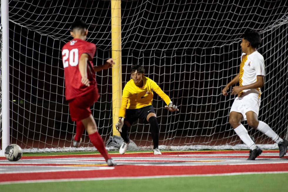 Eldorado goalkeeper Ryan Chavez (0) prepares to save on a penalty kick but the ball misses the ...