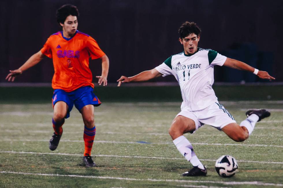 Palo Verde defensive player Justin Geracci (11) kicks the ball during a game against Bishop Gor ...