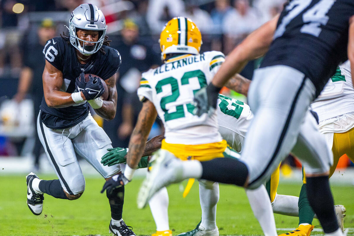 Raiders wide receiver Jakobi Meyers (16) makes another reception versus Green Bay Packers corne ...