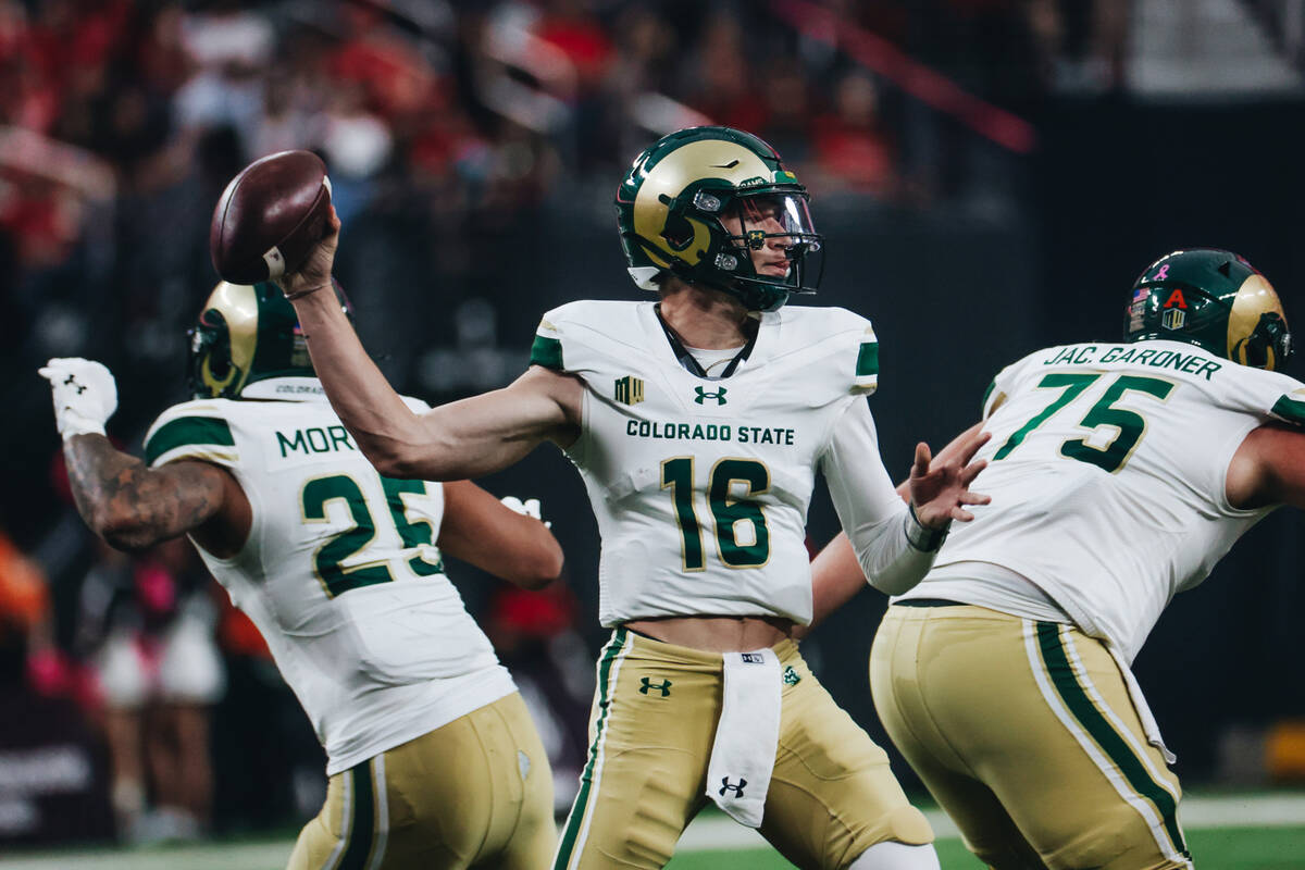Colorado State quarterback Brayden Fowler-Nicolosi (16) throws the ball during a game against U ...