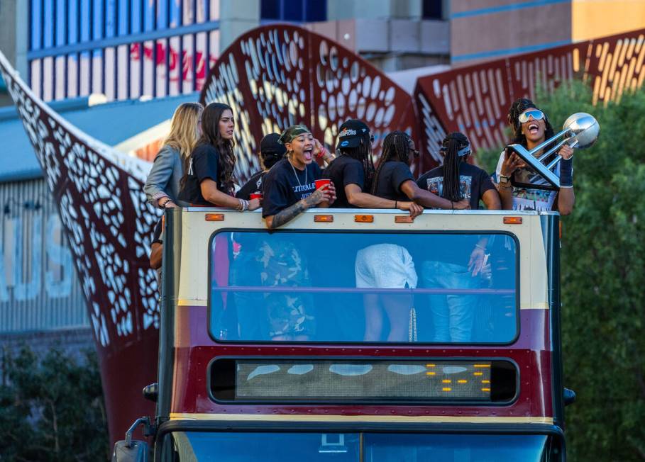 The Aces have fun with the fans during their championship parade Park Avenue to Toshiba Plaza a ...